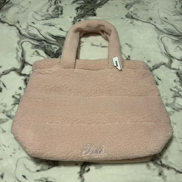 BNWT Victoria’s Secret PINK plush tote - Picture 2 of 6